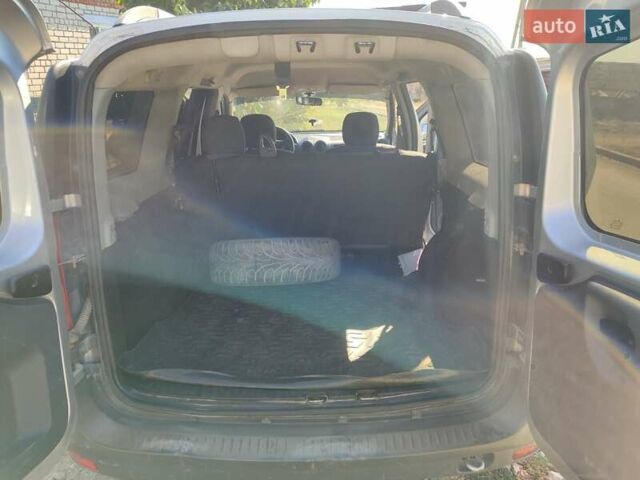 Серый Рено Логан, объемом двигателя 1.6 л и пробегом 199 тыс. км за 4700 $, фото 3 на Automoto.ua