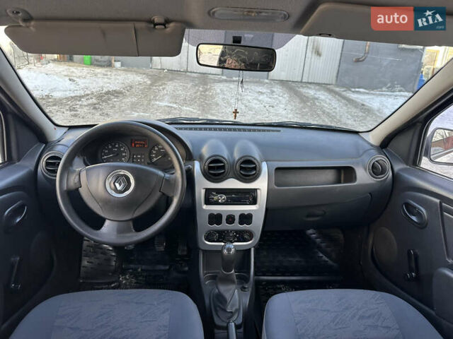 Сірий Рено Логан, об'ємом двигуна 1.6 л та пробігом 250 тис. км за 4300 $, фото 6 на Automoto.ua