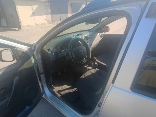 Серый Рено Логан, объемом двигателя 1.6 л и пробегом 220 тыс. км за 5800 $, фото 7 на Automoto.ua