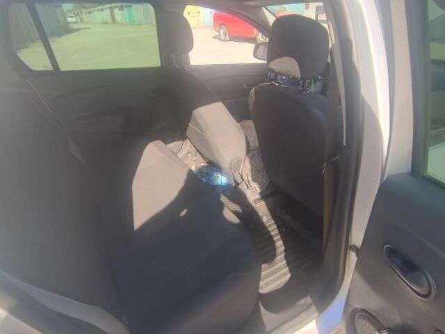 Серый Рено Логан, объемом двигателя 1.6 л и пробегом 220 тыс. км за 5800 $, фото 4 на Automoto.ua