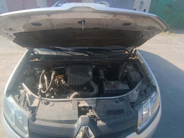 Серый Рено Логан, объемом двигателя 1.6 л и пробегом 220 тыс. км за 5800 $, фото 6 на Automoto.ua