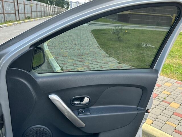 Серый Рено Логан, объемом двигателя 0.9 л и пробегом 155 тыс. км за 6900 $, фото 8 на Automoto.ua