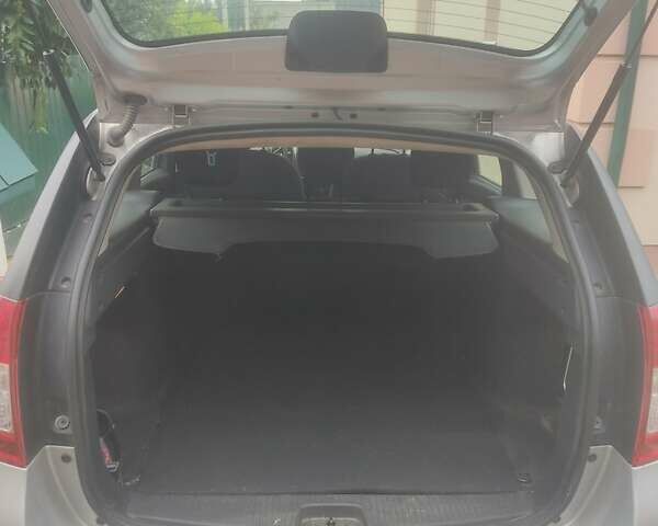 Серый Рено Логан, объемом двигателя 1.46 л и пробегом 70 тыс. км за 9000 $, фото 2 на Automoto.ua