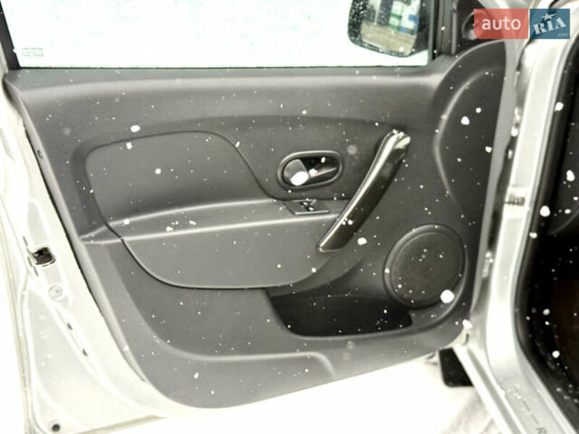 Сірий Рено Логан, об'ємом двигуна 1.46 л та пробігом 165 тис. км за 7500 $, фото 4 на Automoto.ua