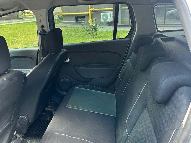 Серый Рено Логан, объемом двигателя 0.9 л и пробегом 155 тыс. км за 6900 $, фото 9 на Automoto.ua