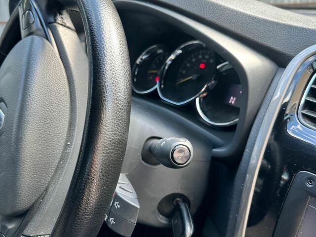 Серый Рено Логан, объемом двигателя 0.9 л и пробегом 155 тыс. км за 6900 $, фото 7 на Automoto.ua