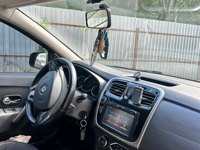 Серый Рено Логан, объемом двигателя 0.9 л и пробегом 155 тыс. км за 6900 $, фото 5 на Automoto.ua