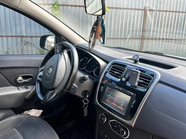 Серый Рено Логан, объемом двигателя 0.9 л и пробегом 155 тыс. км за 6900 $, фото 4 на Automoto.ua