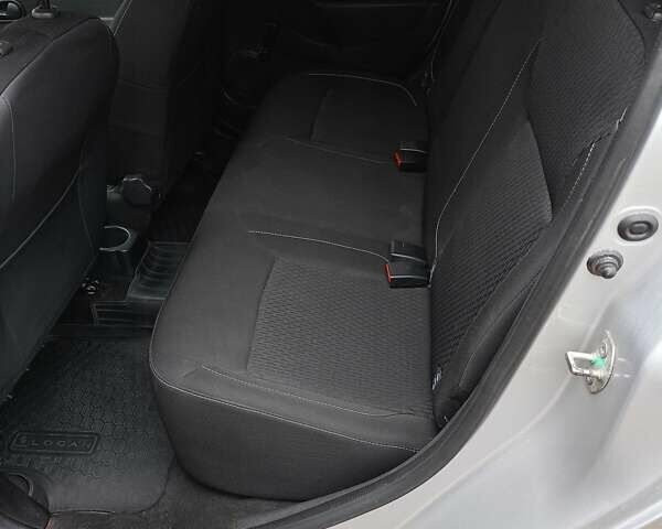 Сірий Рено Логан, об'ємом двигуна 1.46 л та пробігом 190 тис. км за 10500 $, фото 10 на Automoto.ua