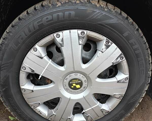 Сірий Рено Логан, об'ємом двигуна 1.46 л та пробігом 190 тис. км за 10500 $, фото 3 на Automoto.ua