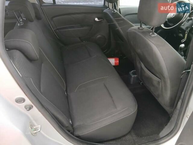 Серый Рено Логан, объемом двигателя 1.46 л и пробегом 187 тыс. км за 9900 $, фото 16 на Automoto.ua