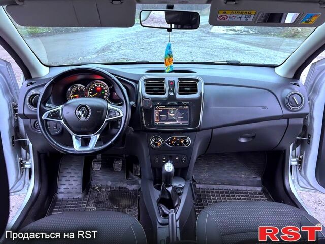 Сірий Рено Логан, об'ємом двигуна 1.5 л та пробігом 61 тис. км за 11600 $, фото 2 на Automoto.ua