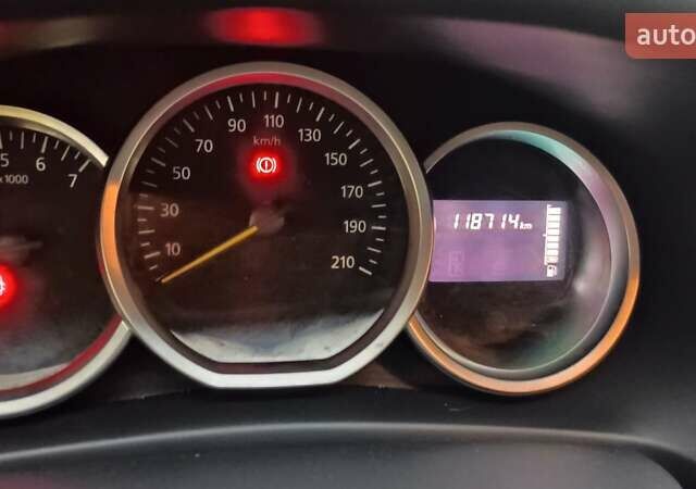 Серый Рено Логан, объемом двигателя 1.46 л и пробегом 118 тыс. км за 10000 $, фото 2 на Automoto.ua