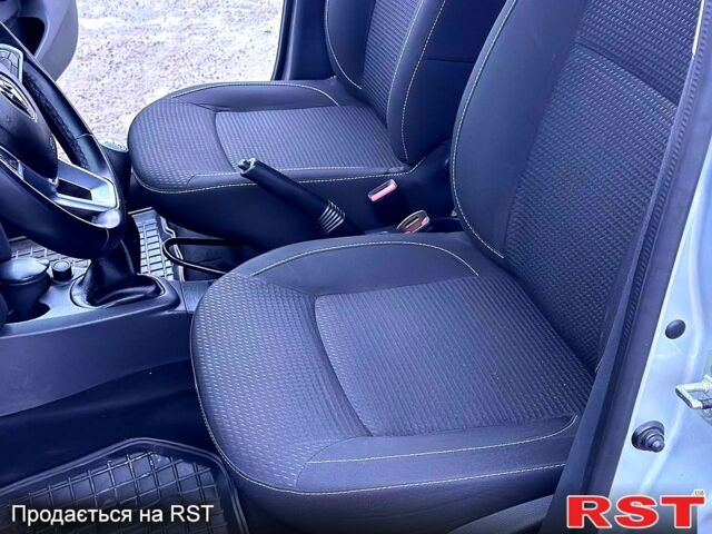 Сірий Рено Логан, об'ємом двигуна 1.5 л та пробігом 61 тис. км за 11600 $, фото 5 на Automoto.ua