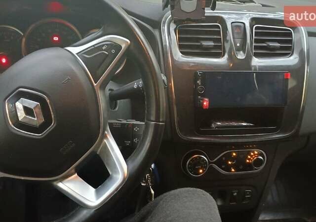 Серый Рено Логан, объемом двигателя 1.46 л и пробегом 118 тыс. км за 10000 $, фото 4 на Automoto.ua