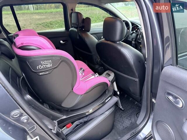 Рено Логан 2019 в Киеве на Automoto.ua Серый Рено Логан, объемом двигателя 1.46 л и пробегом 225 тыс. км за 14000 $, фото 15 на Automoto.ua