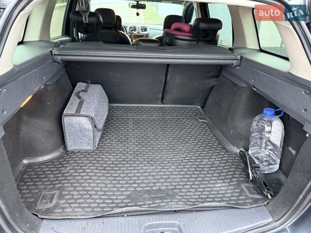 Рено Логан 2019 в Киеве на Automoto.ua Серый Рено Логан, объемом двигателя 1.46 л и пробегом 225 тыс. км за 14000 $, фото 20 на Automoto.ua