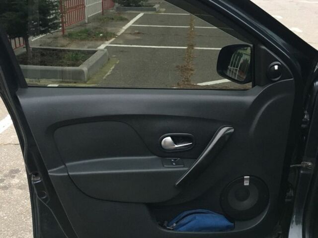 Серый Рено Логан, объемом двигателя 1.5 л и пробегом 229 тыс. км за 12500 $, фото 8 на Automoto.ua