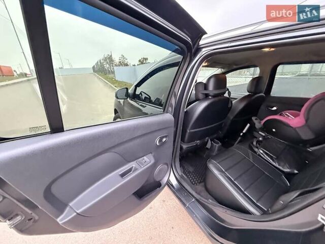 Рено Логан 2019 в Киеве на Automoto.ua Серый Рено Логан, объемом двигателя 1.46 л и пробегом 225 тыс. км за 14000 $, фото 12 на Automoto.ua