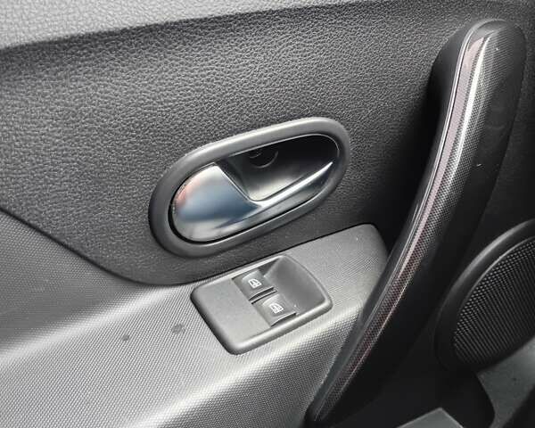 Сірий Рено Логан, об'ємом двигуна 1.46 л та пробігом 79 тис. км за 11000 $, фото 7 на Automoto.ua