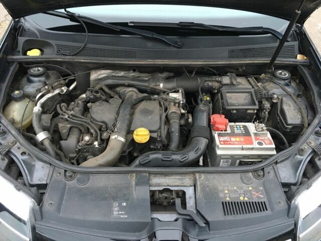 Серый Рено Логан, объемом двигателя 1.5 л и пробегом 229 тыс. км за 12500 $, фото 21 на Automoto.ua