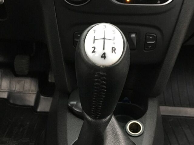 Серый Рено Логан, объемом двигателя 1.5 л и пробегом 229 тыс. км за 12500 $, фото 15 на Automoto.ua