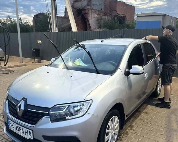 Серый Рено Логан, объемом двигателя 0.9 л и пробегом 111 тыс. км за 7800 $, фото 30 на Automoto.ua