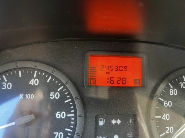 Рено Логан 2007 в Каневе на Automoto.ua Синий Рено Логан, объемом двигателя 1.4 л и пробегом 245 тыс. км за 2700 $, фото 7 на Automoto.ua