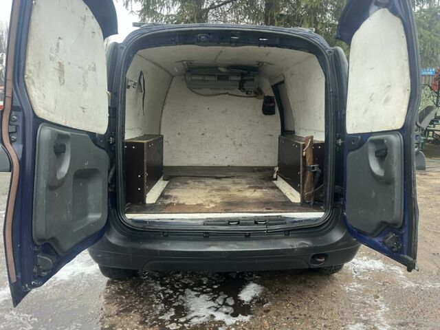 Синій Рено Логан, об'ємом двигуна 1.6 л та пробігом 430 тис. км за 3500 $, фото 14 на Automoto.ua