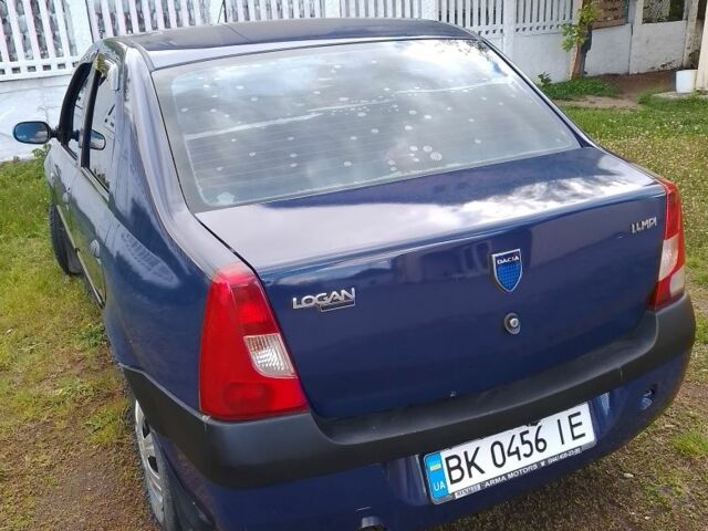 Синій Рено Логан, об'ємом двигуна 1.4 л та пробігом 256 тис. км за 2800 $, фото 1 на Automoto.ua