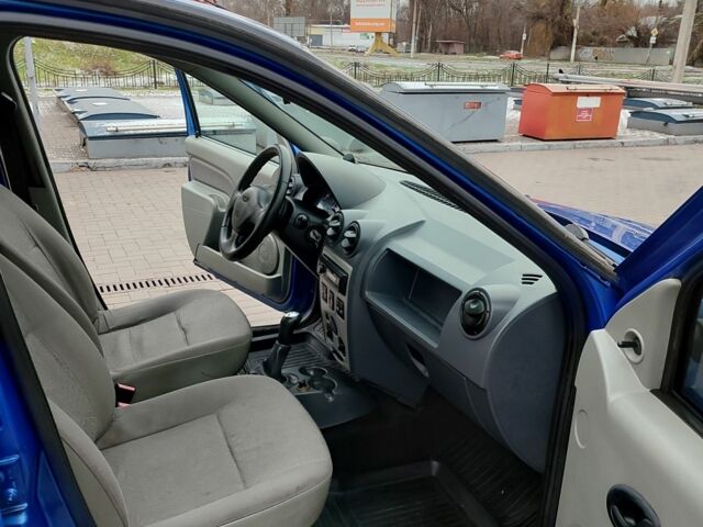 Синий Рено Логан, объемом двигателя 0 л и пробегом 210 тыс. км за 3950 $, фото 7 на Automoto.ua