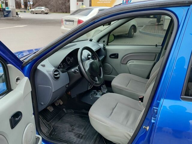 Синий Рено Логан, объемом двигателя 0 л и пробегом 210 тыс. км за 3950 $, фото 8 на Automoto.ua