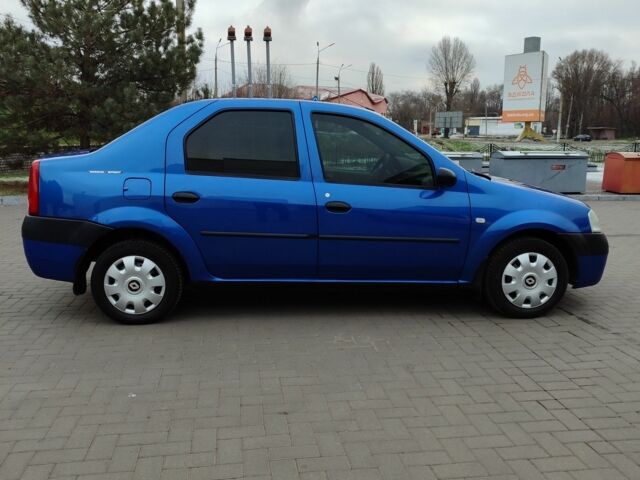 Синий Рено Логан, объемом двигателя 0 л и пробегом 210 тыс. км за 3950 $, фото 3 на Automoto.ua