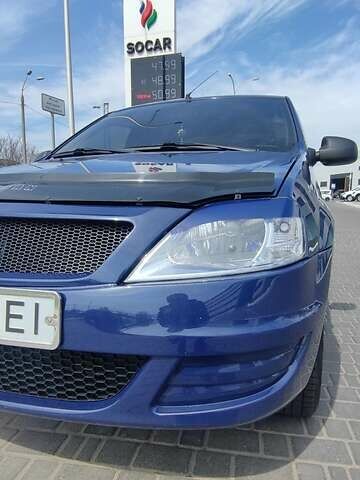 Синій Рено Логан, об'ємом двигуна 1.4 л та пробігом 250 тис. км за 3799 $, фото 6 на Automoto.ua