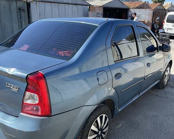 Синій Рено Логан, об'ємом двигуна 1.6 л та пробігом 373 тис. км за 3700 $, фото 4 на Automoto.ua