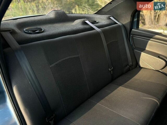 Синий Рено Логан, объемом двигателя 1.39 л и пробегом 147 тыс. км за 3700 $, фото 16 на Automoto.ua