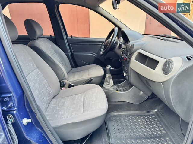 Синій Рено Логан, об'ємом двигуна 1.39 л та пробігом 161 тис. км за 4650 $, фото 33 на Automoto.ua