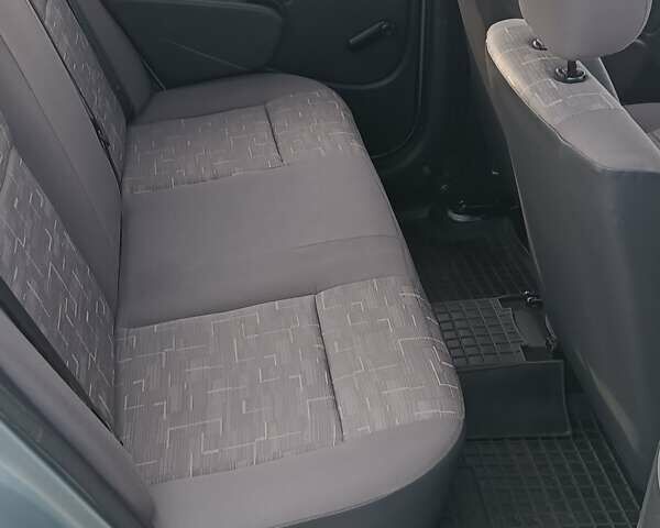 Синій Рено Логан, об'ємом двигуна 1.39 л та пробігом 183 тис. км за 4500 $, фото 6 на Automoto.ua