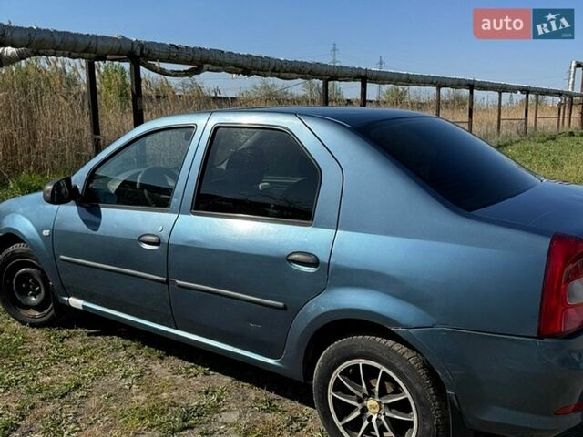 Синий Рено Логан, объемом двигателя 1.6 л и пробегом 400 тыс. км за 3400 $, фото 4 на Automoto.ua