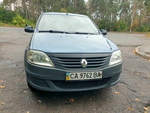 Синий Рено Логан, объемом двигателя 1.4 л и пробегом 250 тыс. км за 2900 $, фото 1 на Automoto.ua