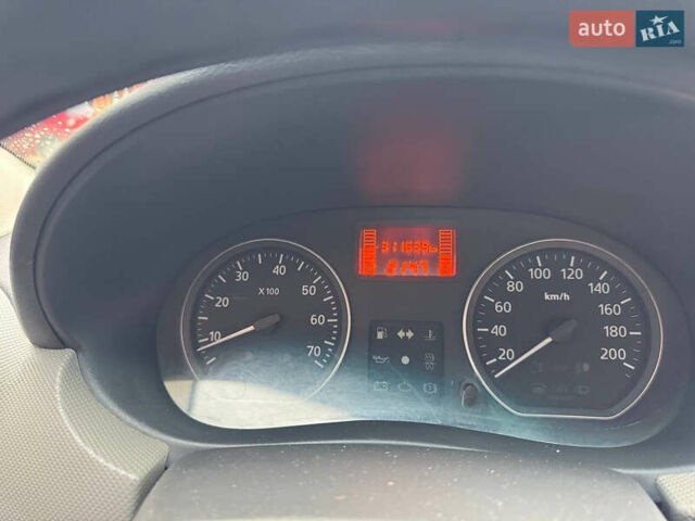 Синій Рено Логан, об'ємом двигуна 1.39 л та пробігом 310 тис. км за 3500 $, фото 13 на Automoto.ua