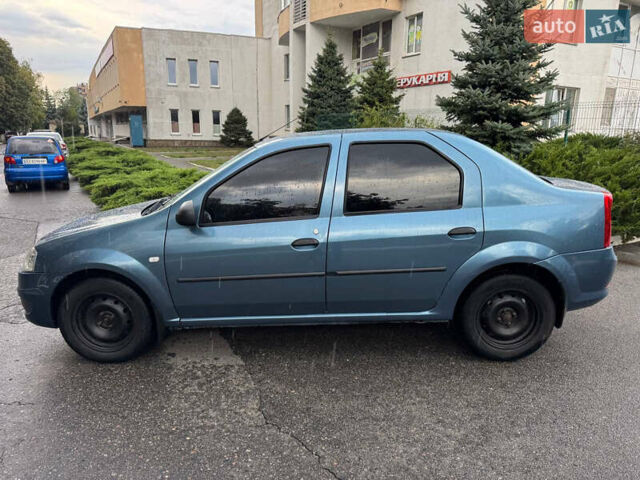 Синій Рено Логан, об'ємом двигуна 1.39 л та пробігом 310 тис. км за 3500 $, фото 2 на Automoto.ua