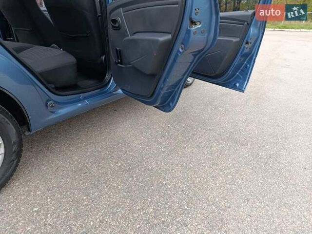 Синий Рено Логан, объемом двигателя 1.4 л и пробегом 75 тыс. км за 4850 $, фото 29 на Automoto.ua