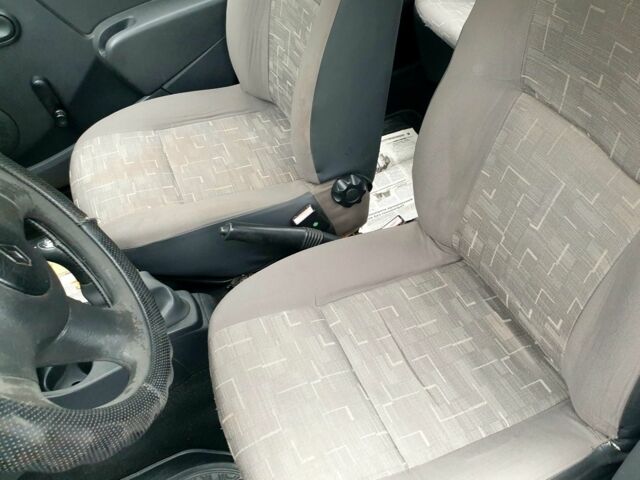 Синий Рено Логан, объемом двигателя 1.4 л и пробегом 250 тыс. км за 2900 $, фото 15 на Automoto.ua