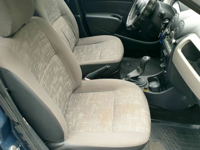 Синий Рено Логан, объемом двигателя 1.4 л и пробегом 250 тыс. км за 2900 $, фото 18 на Automoto.ua