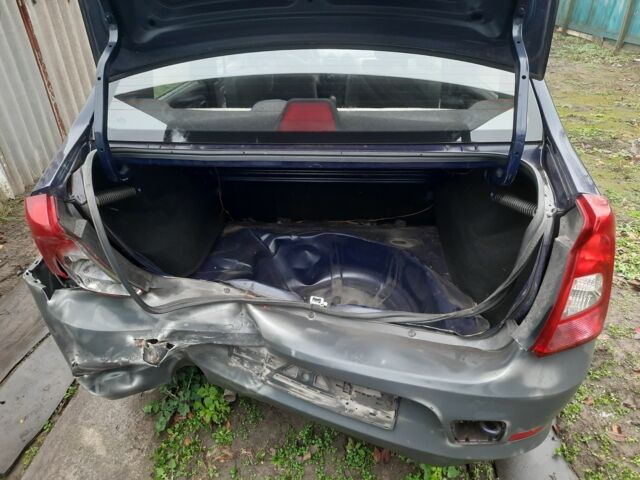 Синій Рено Логан, об'ємом двигуна 1.4 л та пробігом 145 тис. км за 2300 $, фото 6 на Automoto.ua