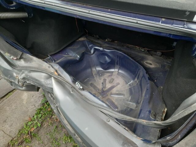 Синій Рено Логан, об'ємом двигуна 1.4 л та пробігом 145 тис. км за 2300 $, фото 7 на Automoto.ua