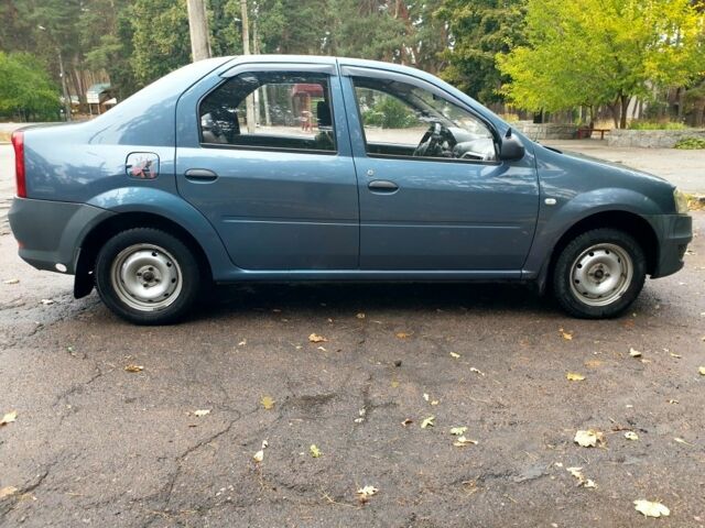 Синий Рено Логан, объемом двигателя 1.4 л и пробегом 250 тыс. км за 2900 $, фото 5 на Automoto.ua