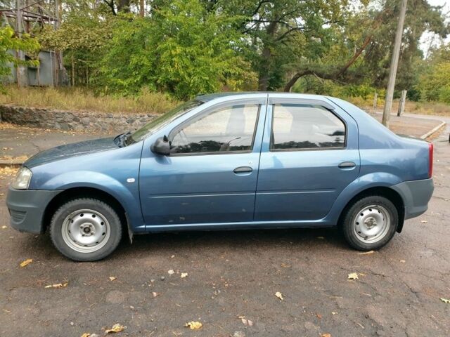 Синий Рено Логан, объемом двигателя 1.4 л и пробегом 250 тыс. км за 2900 $, фото 2 на Automoto.ua