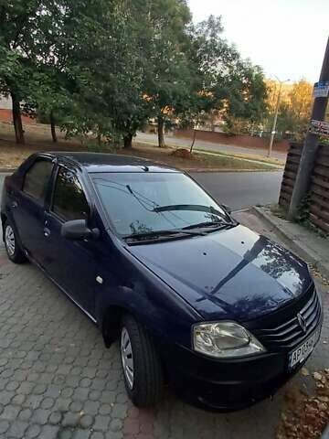 Синий Рено Логан, объемом двигателя 1.4 л и пробегом 230 тыс. км за 3700 $, фото 1 на Automoto.ua